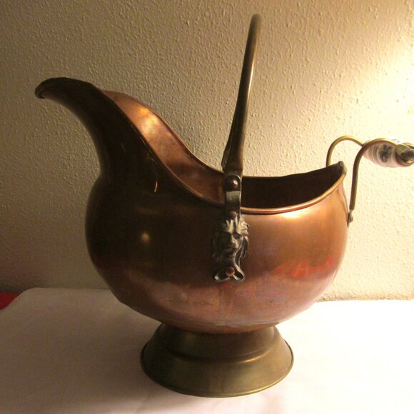 Vintage Copper Coal Scuttle Bucket with Brass Lion Head